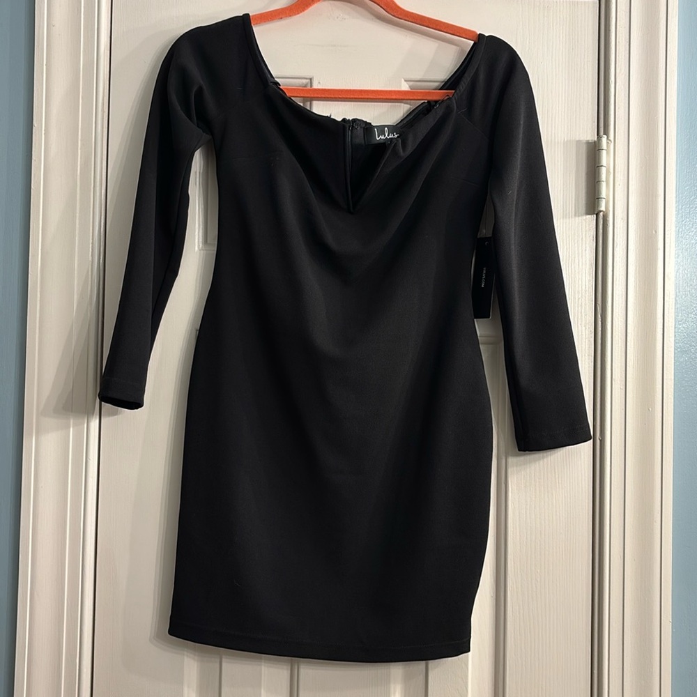 Lulus vneck mini black dress